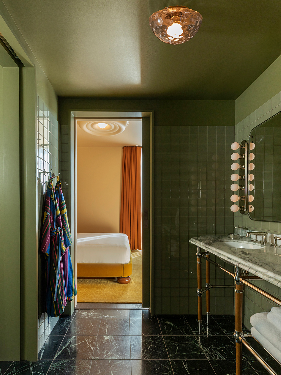 hotel st augustine/bunkhouse hotels bathroom