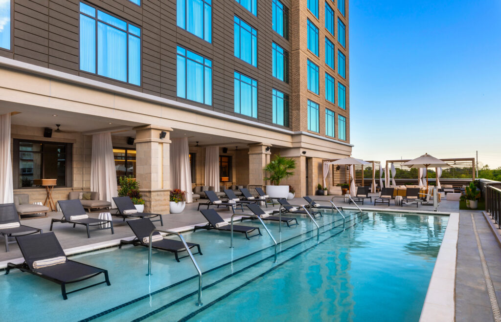 thompson savannah pool