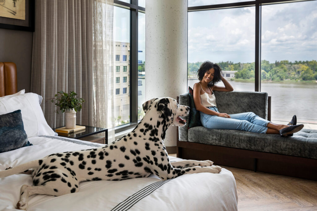 thompson savannah guest room