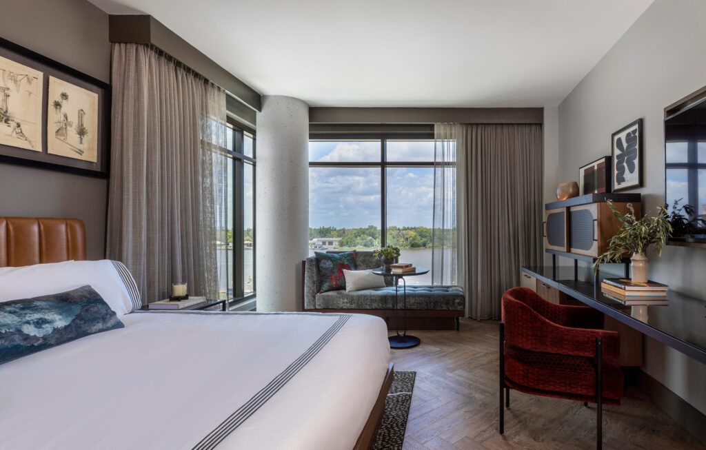 thompson savannah guest room
